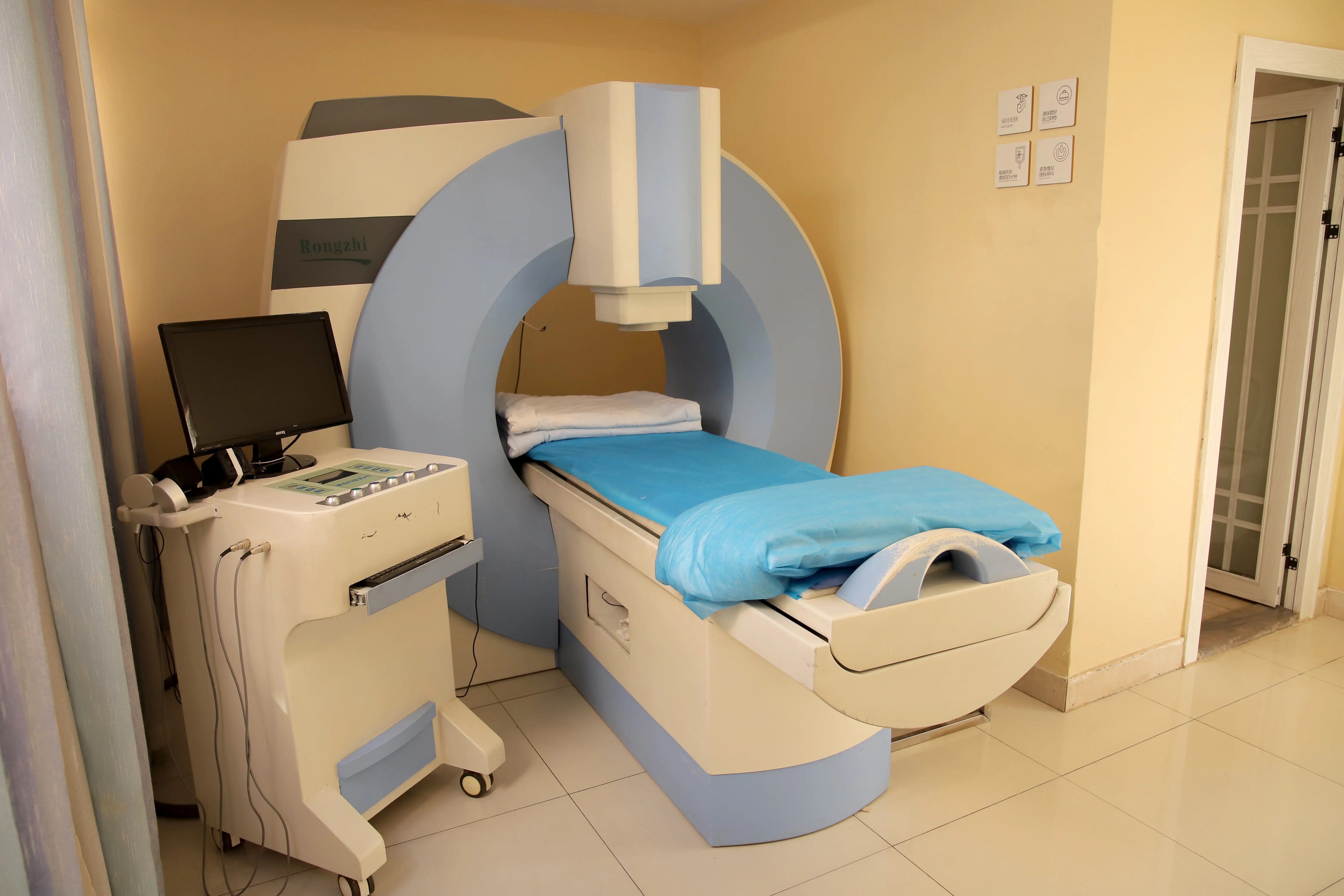 昆明医博肛肠医院成功完成首例腹腔镜肛肠手术